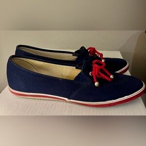 Grasshoppers size 10 blue nautical theme
Walking shoes